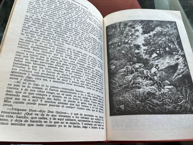 Libro Don Quijote de la Mancha, editorial Petronio