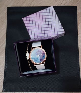 Unidad Reloj Nuevo con caja y bolsita 