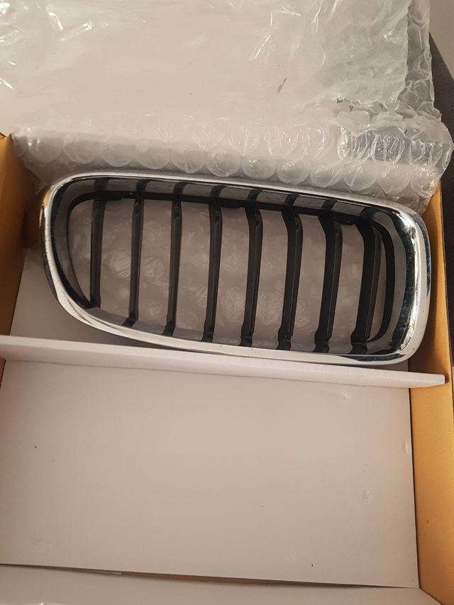 Parrilla de serie. Bmw f31