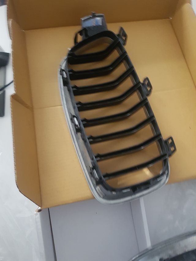 Parrilla de serie. Bmw f31