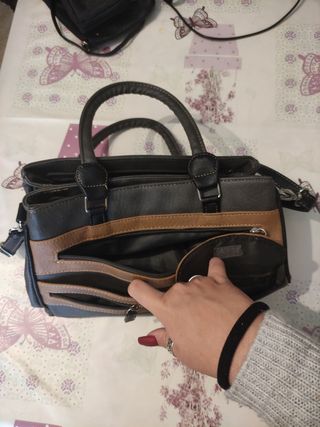 bolso mediano al tacto cuero en tonos tierra 