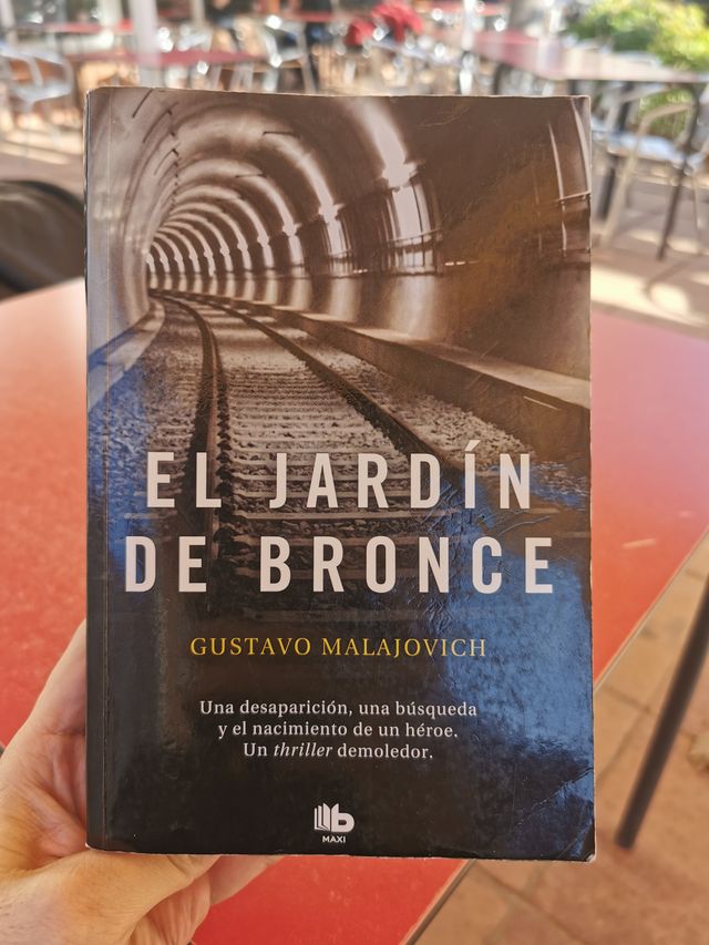 El jardín de bronce libro