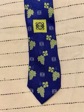 CORBATA MARCA LOEWE COLECCIÓN FRUTOS.