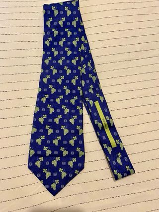 CORBATA MARCA LOEWE COLECCIÓN FRUTOS.