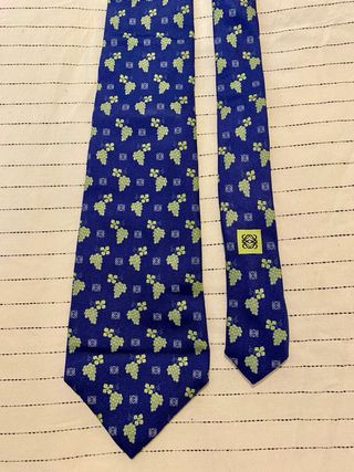 CORBATA MARCA LOEWE COLECCIÓN FRUTOS.