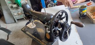 Maquina de coser singer