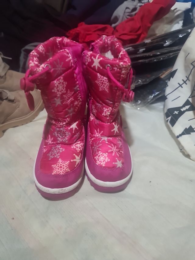 botas de nieve se niña