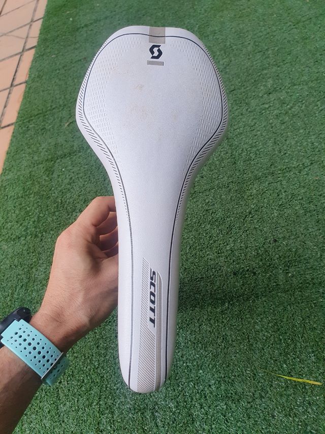 tija + Sillín Scott Syncros