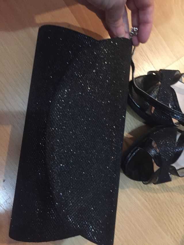 Zapatos y bolso de fiesta
