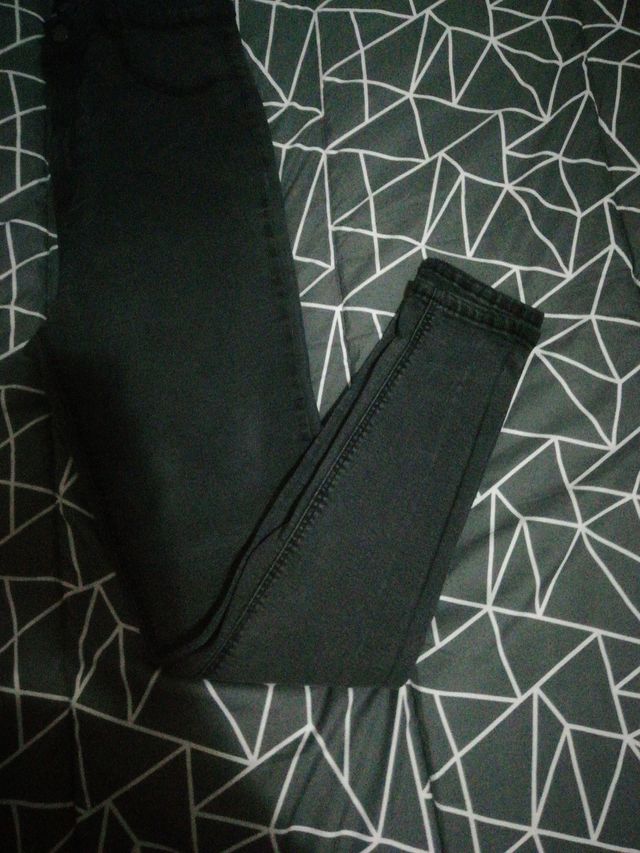 vaquero talla 44 Zara mujer gris