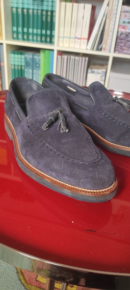 Zapatos de caballero de ante azul, seminuevos. 