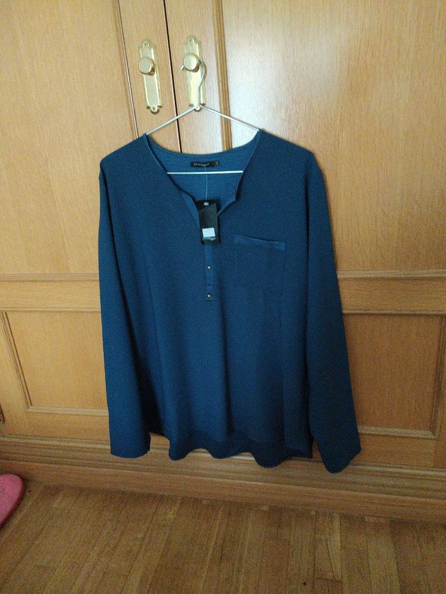 Camisa azul oscuro