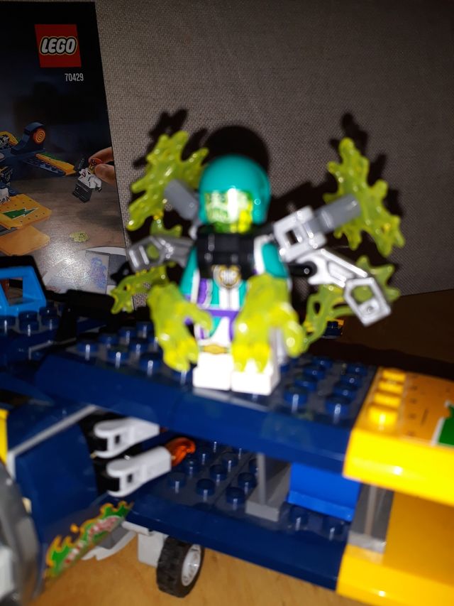 Lego Hidden Avioneta Acrobática el Fuego y Regalo