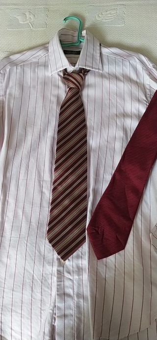 camisa zara y dos corbatas...un solo uso