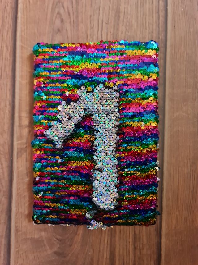 Cuaderno de lentejuelas nuevo