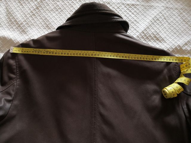 Cazadora de piel. Hombre.