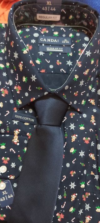 Camisa con corbata 