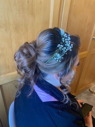 SERVICIO MAQUILLAJE PEINADO ZIANA