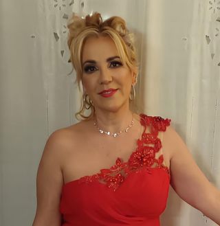 SERVICIO MAQUILLAJE PEINADO ZIANA