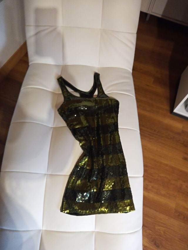 Vestido coro tirantes lentejuelas.