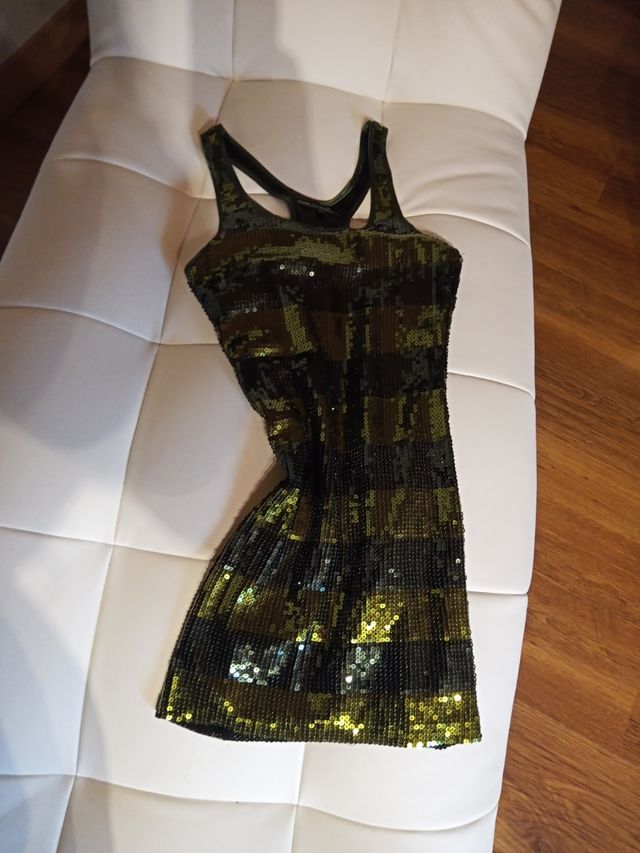 Vestido coro tirantes lentejuelas.