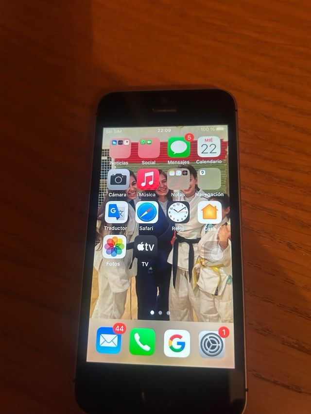 iPhone SE. libre , 64 GB impecable