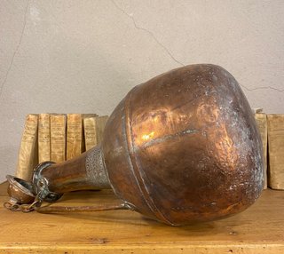 Alquitara o ánfora antigua de cobre, grande 55 cm