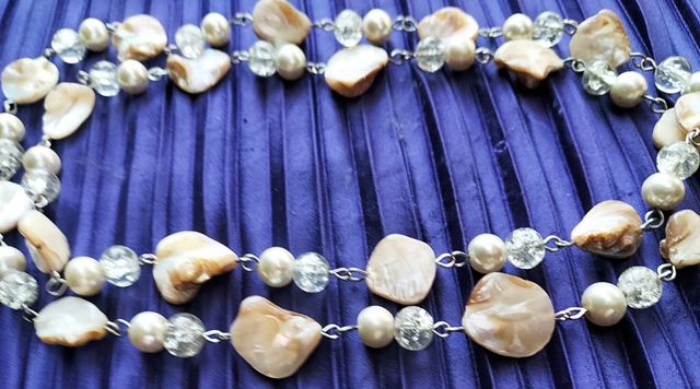 COLLAR DE MADRE PERLA - PERLAS Y CRISTAL -