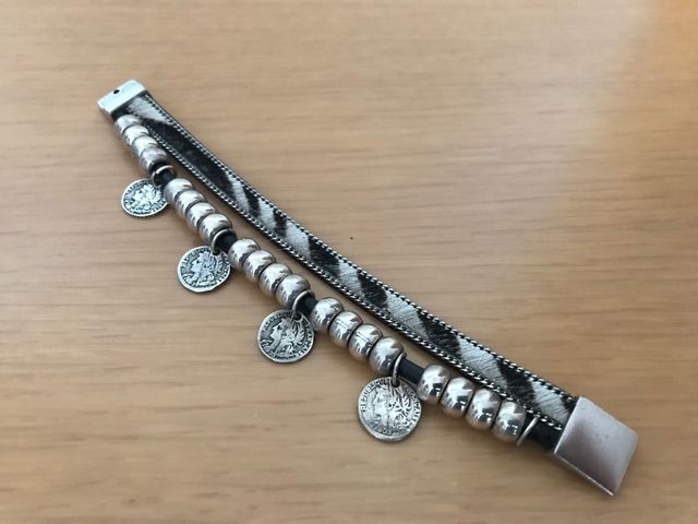 Pulsera de material zamak