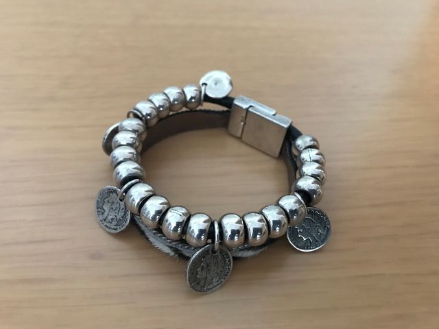 Pulsera de material zamak