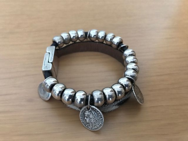 Pulsera de material zamak