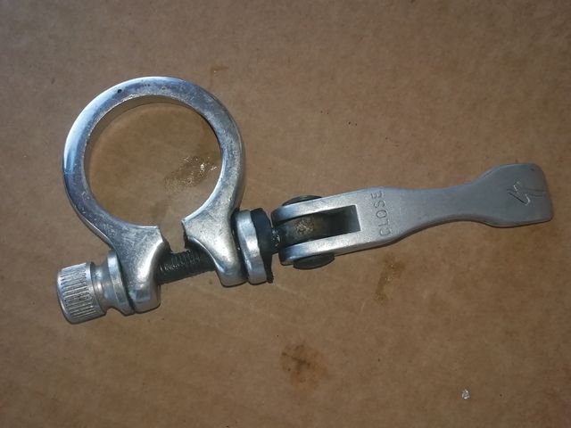 Cierre fácil de tija sillín de bicicleta.