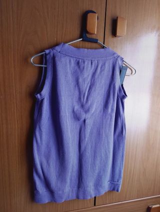 Chaleco morado de Lefties