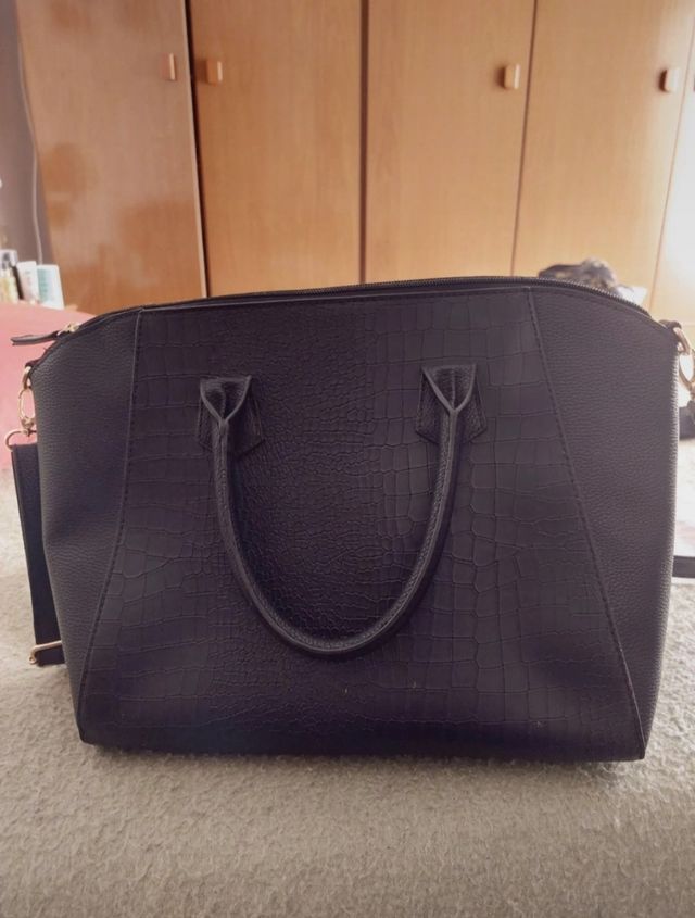 Bolso negro de Atmosphere