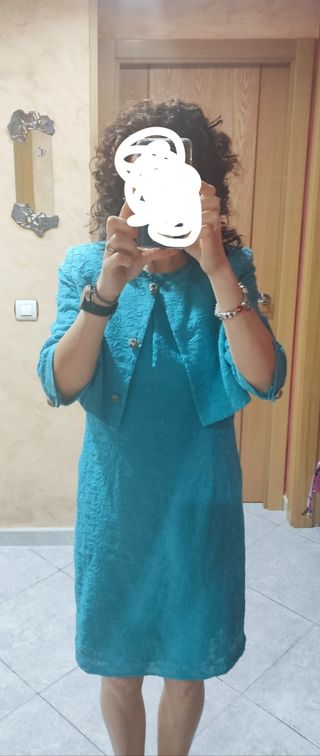 Conjunto vestido y chaqueta.