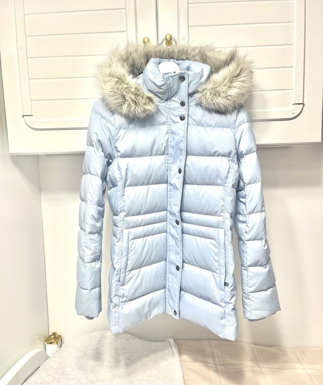 Chaquetón de plumón con capucha. Tommy Jeans.