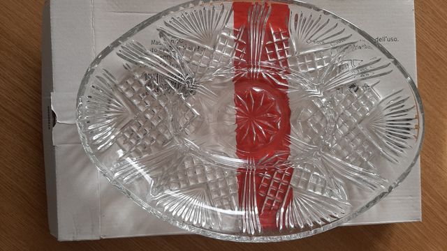 Antipastiera in vetro lavorato nuova