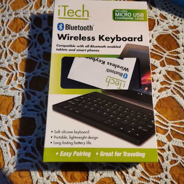 Funda con teclado y teclado para tablet