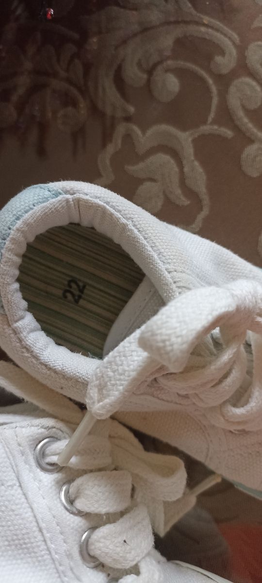 Botas y zapatillas niño