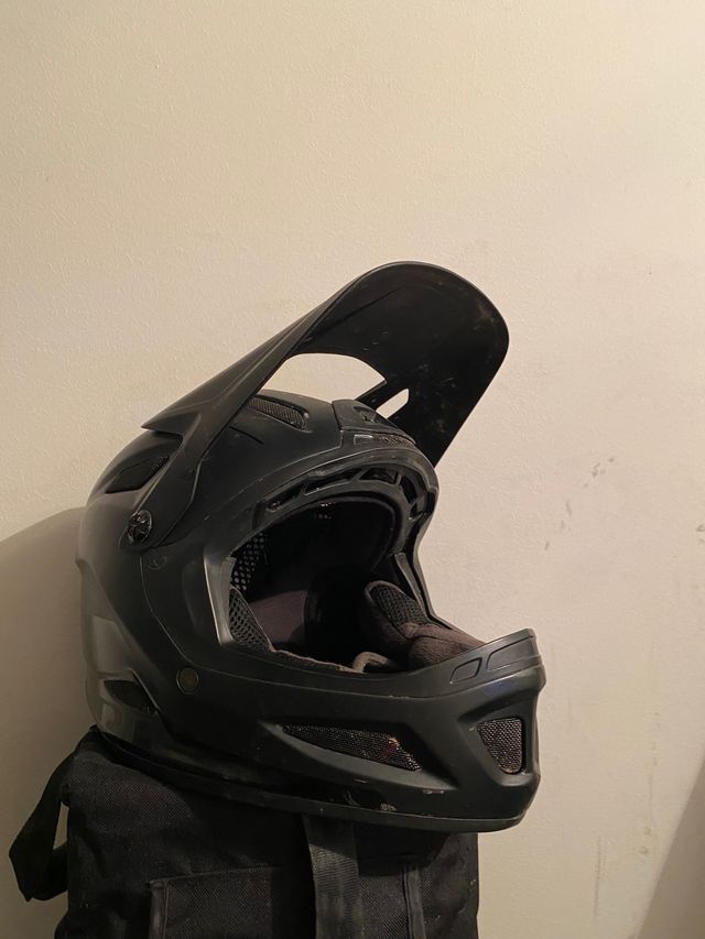 Casco de moto o bici giro