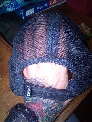 gorra vans off the wall