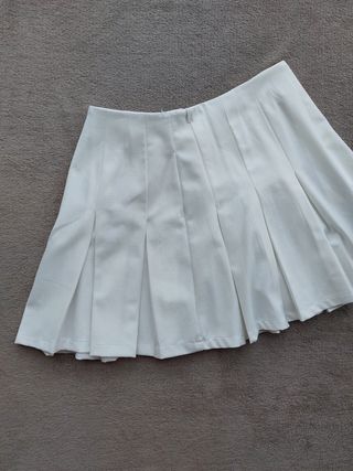 Falda blanca colegiala