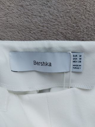 Falda blanca colegiala