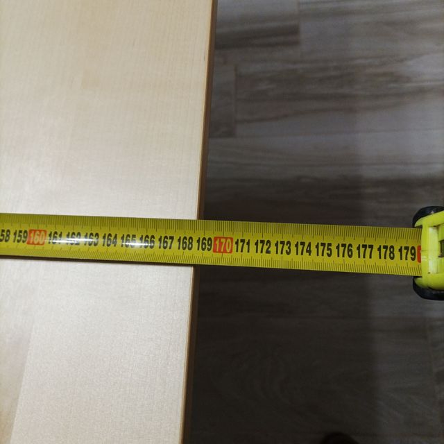 Mesa de salón de madera, extensible. comedor