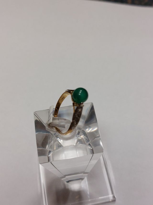Sortija perla de jade