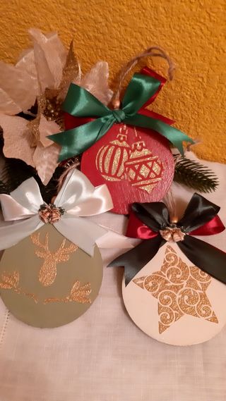 Bolas de navidad de madera