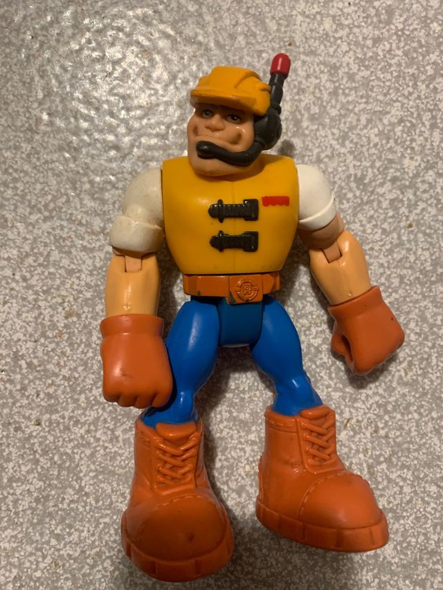 Muñecos articulados.