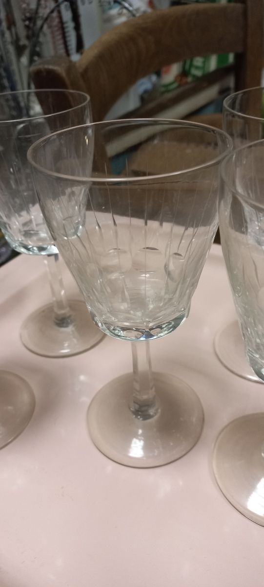 8 bicchieri di una volta molto belli euro 15