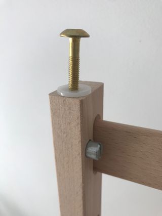 Cuna madera laterales abatibles tipo colecho.