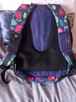 Mochila Totto seminueva